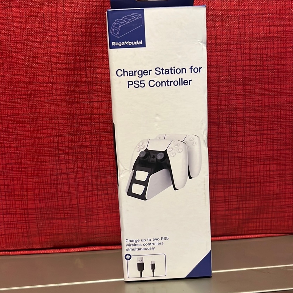 Charger Station for PS5 Controller - Picture 1 of 3